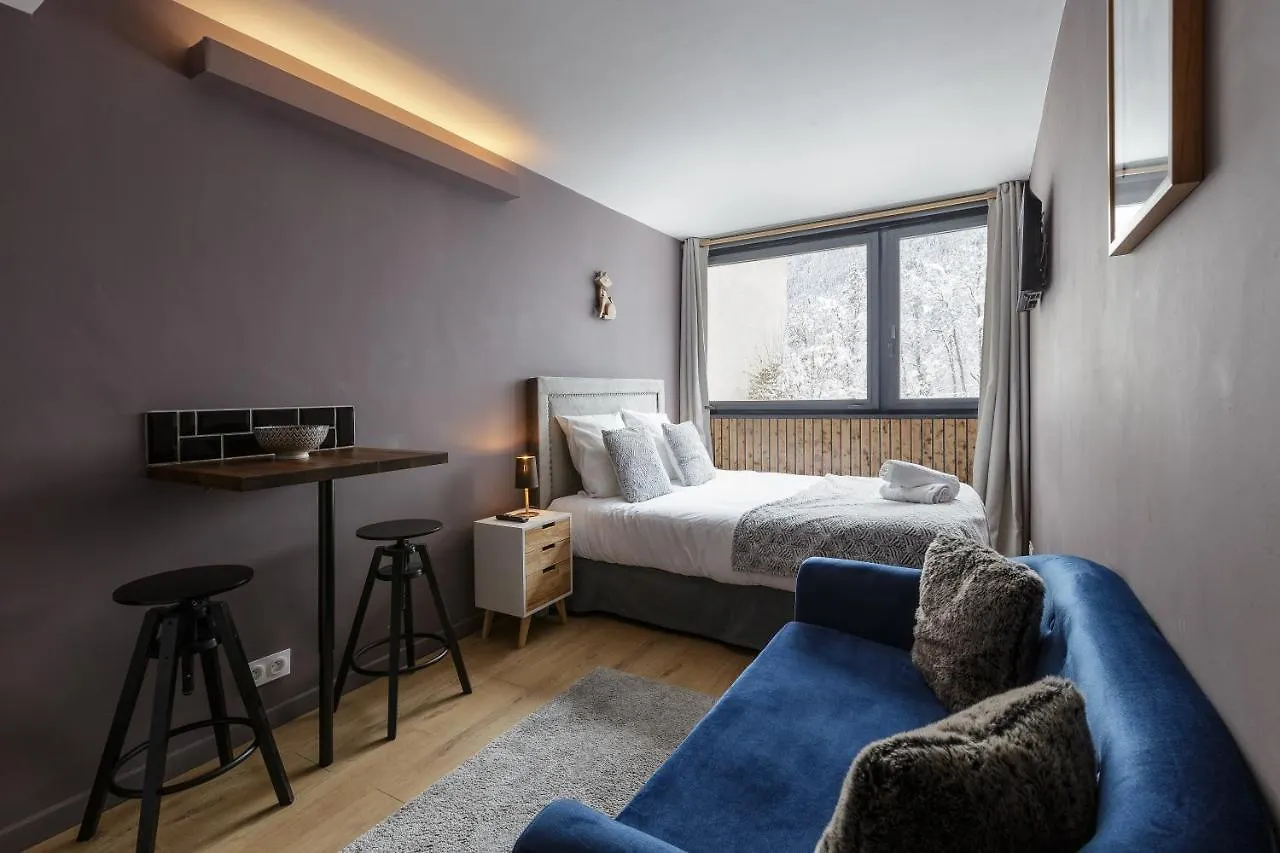 Beautiful Mountain View Studio By The Lake Chamonix France